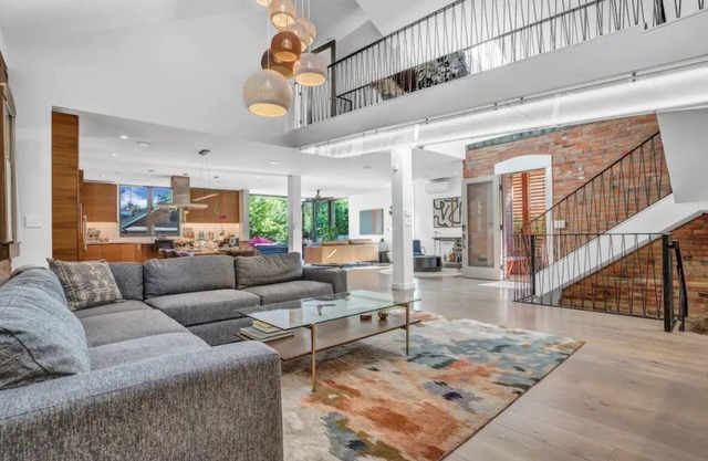 ❤️of Downtown All New! Mod 6BR ☆6min→ Pearl☆Hottub