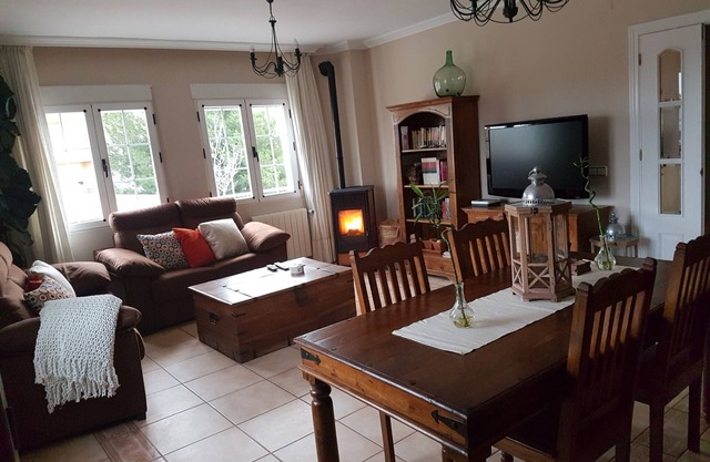 OFFER APARTMENT 3, CASA RURAL EL SAUCE, (04 PAX) 2.5 KM FROM CAPITAL CAPITAL
