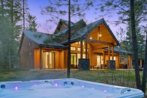 Old Grove Retreat in Suncadia- Gourmet Kitchen, Hot Tub, BBQ, Firepit, Outdoor Seating, Smart TVs, Hi-speed Wi-Fi