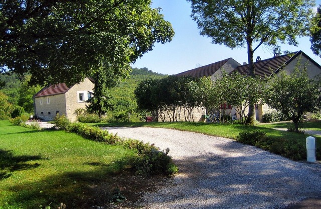 Old renovated farmhouse, 20 min from Dijon, 1243 miles from the Vineyard coasts