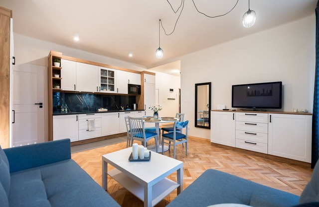 Old Town Eclectic Apartment for 6 people