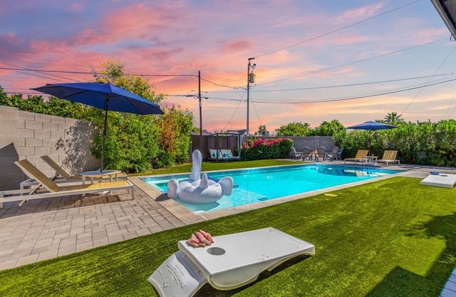 Old Town LuxeScape-6 Bedrooms-Private Pool&Spa