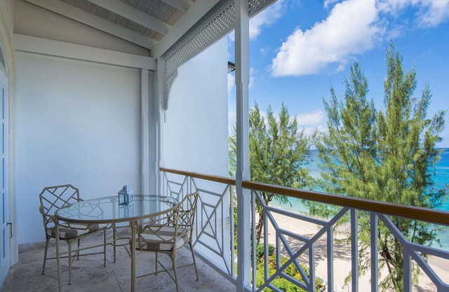 Old Trees 302, La Mirage by Fantasia Villas
