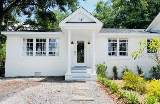 Old Village Double - Renovated Duplex - Sleeps 14