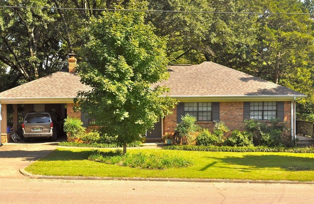 Ole Miss Rental Walking Distance to Stadium, Grove & Square