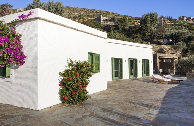 Olive Tree House -Comfortable living, breathtaking sea views, bbq and garden