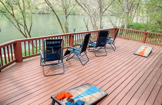 On Beautiful White River, Minutes from Sylamore Creek and Blanchard Springs