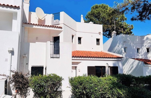 On the heart of Vale do Lobo by the beach, golf, tennis near great restaurants.