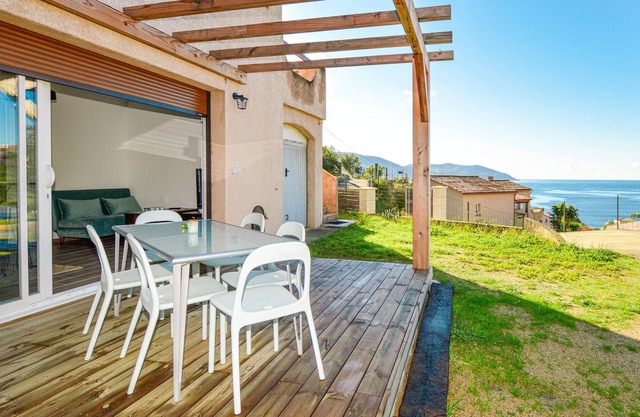 On the hill of Tiuccia welcomes you this beautiful apartment with great sea view.