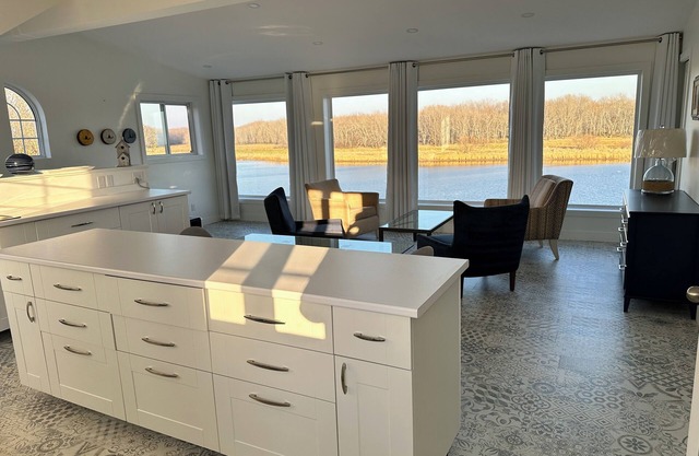 On The Rocks Gagetown"The Modern Fresh Experience" Waterfront 3 vacation rentals