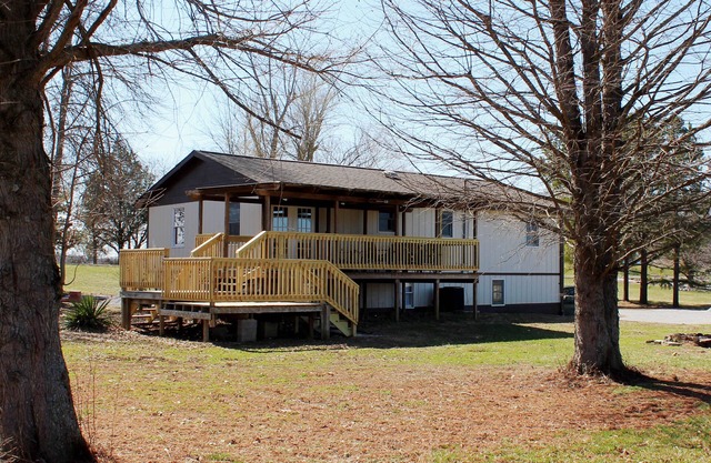 * On the Wine Trail * Near Giant City & Shawnee Forest! * Wi-Fi *