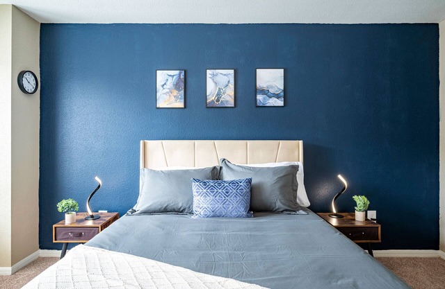 Once in a Blue Room - Medical Center - 30+ day stays