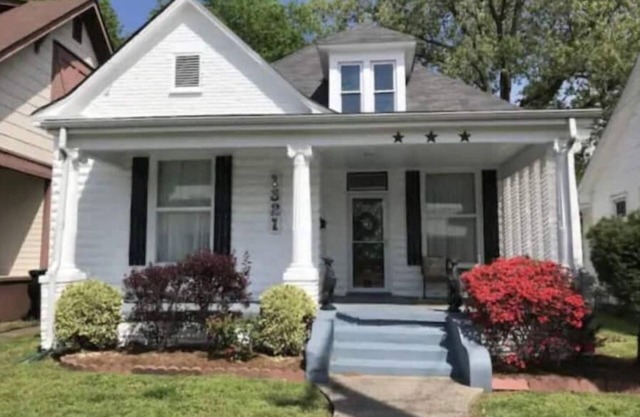 Once Upon a Time Cottage, home away from home. Dog friendly, close to downtown