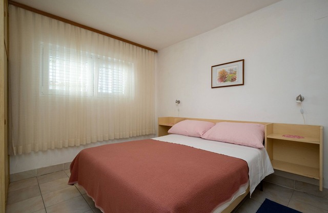 One bedroom apartment with terrace Povljana, Pag (A-227-d)