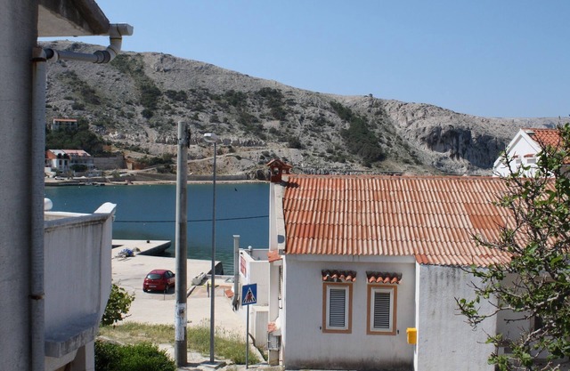 One bedroom apartment with terrace and sea view Metajna, Pag (A-6498-d)