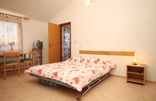 One bedroom apartment near beach Luka, Dugi otok (A-8151-b)