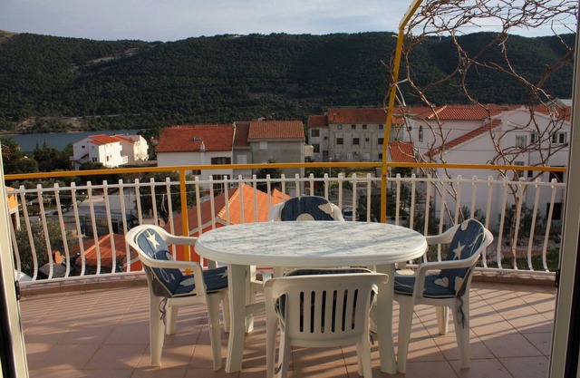 One bedroom apartment with terrace and sea view Grebaštica, Šibenik (A-4867-b)