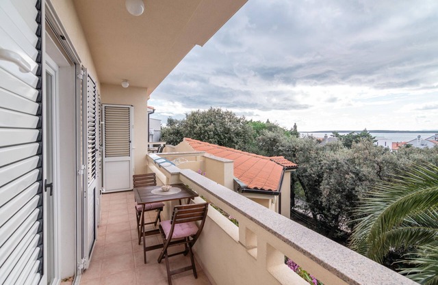 One bedroom apartment with balcony and sea view Mandre, Pag (A-18748-b)