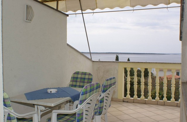 One bedroom apartment with terrace and sea view Mandre, Pag (A-4098-b)