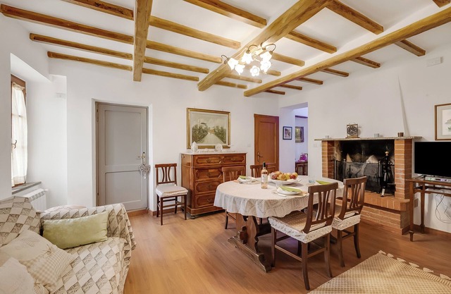 One Bedroom Apt With Pool And Garden, Panicale, Italy