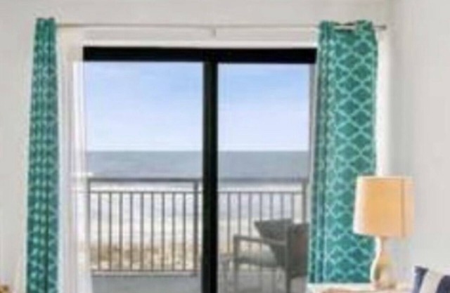 One Bedroom Beachfront Apartment Mid-Town OC