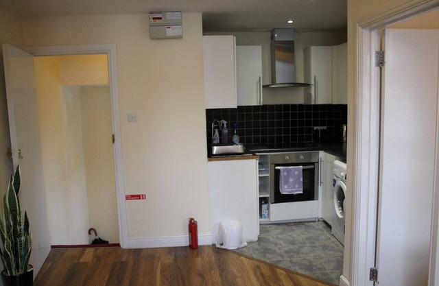 One bedroom flat in victoria central london
