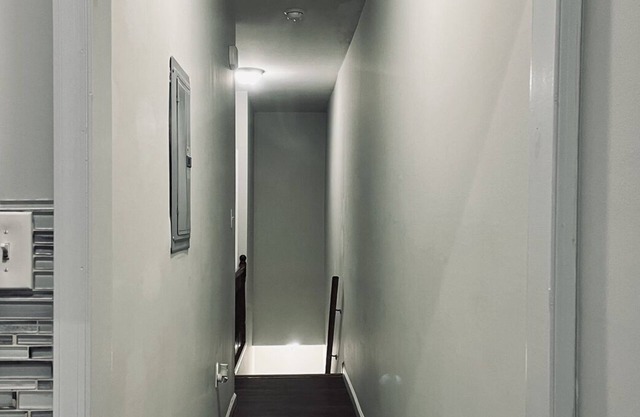 One bedroom out of home available, full size bed, Short distance to Center City
