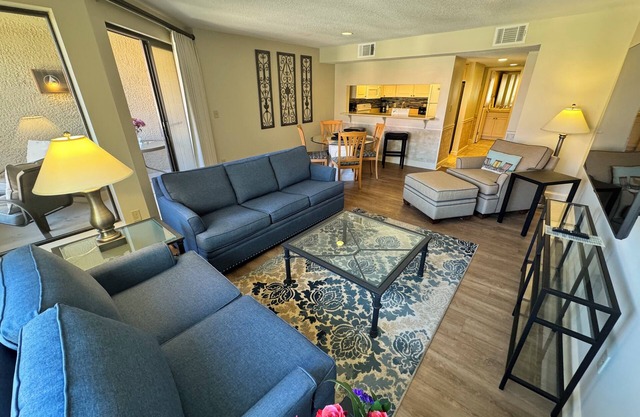 One bedroom Harbourside Villa in Shelter Cove Harbour - pool and spa