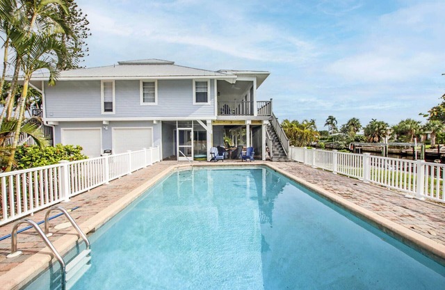 One More Day Home - Pool, boat dock and much more