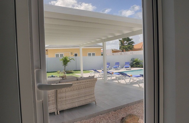 Only 5 minutes from the beach in a great neighbourhood