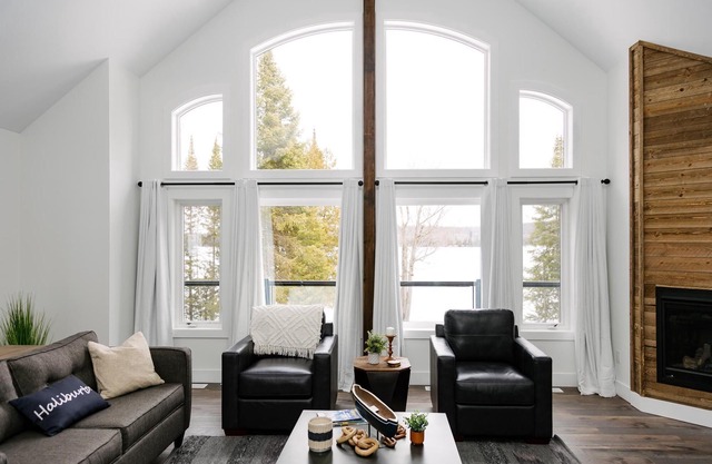 Open and airy space overlooking Horseshoe Lake