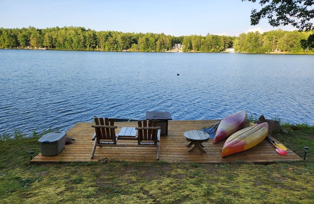 OPEN OCT 1-6 Cozy House on High Lake near TC