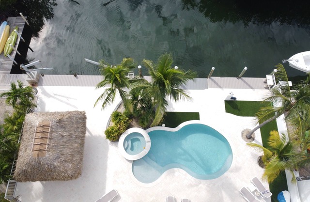 Open Water views, 100' dock Private Pool Ice machine DIRECT ACCESS open water
