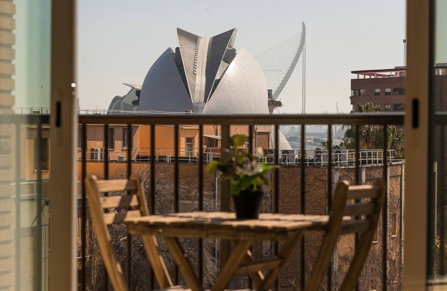 Opera Views. WiFi+Air Conditioning+ balcony