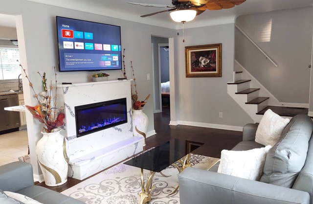 Opulent 5 Bdrm, Sleeps 16+, Minutes From Downtown!