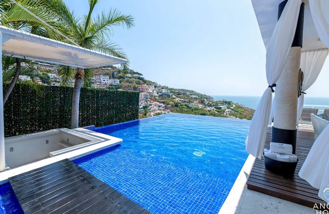 Opulent Casa Utopia 290° Jaw-Dropping Ocean Views