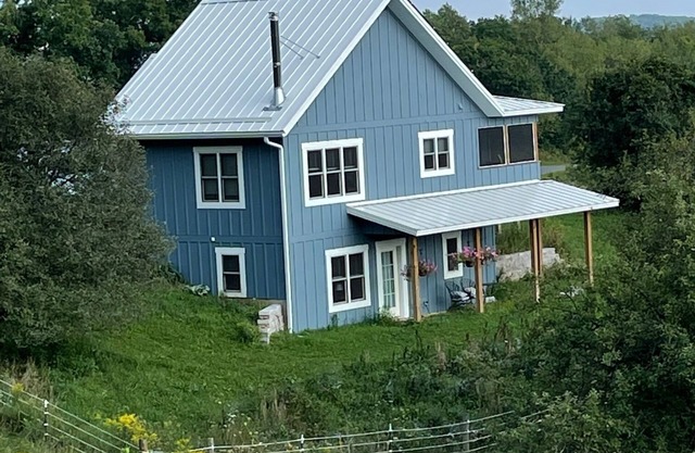 Orchard Studio: A Peaceful & Serene Retreat Near Hiking & Biking