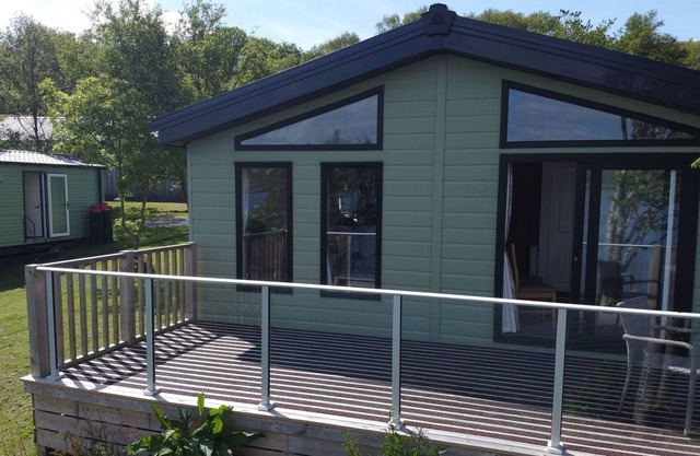 ORCHID LODGE, pet friendly, country holiday cottage in Oban