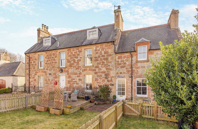 Ord Cottage is a listed building located in the village of Kildary.