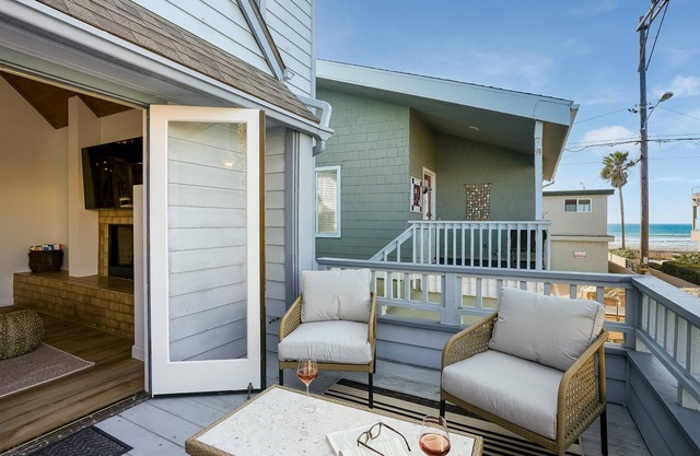 Ormond Paradise w/Ocean View, Steps to Beach & Garage!