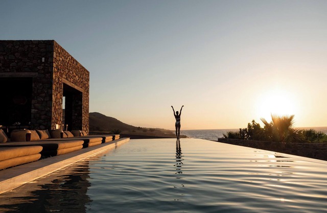 Ormus Villa - An Earthy Beachfront Sanctuary by etouri