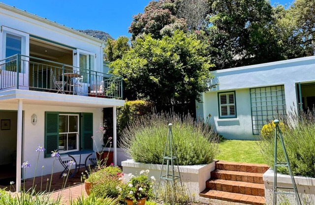Osborne Cottage | Private garden | Pet friendly