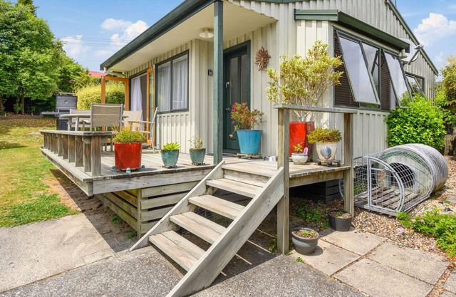 Otonga Cottage - Stay 3 Pay 2