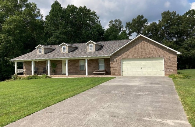 “Our Favorite Hangout” ◈ Lakefront ◈ Boat Dock ◈ Level Lot ◈ Fire Pit