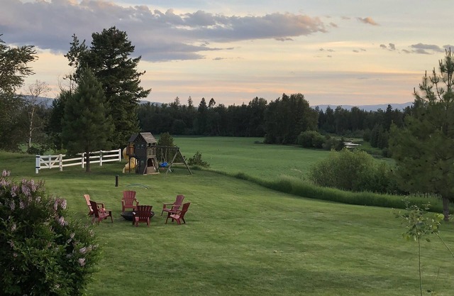 Our Friends House- Quiet, Comfortable Retreat on 5 acres