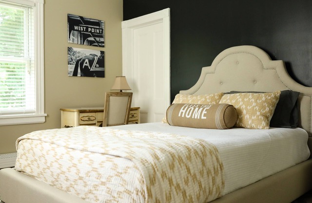 Our Rockbound Highland Home - 2 Blocks from Thayer Gate - 1/2 Block to Main St.