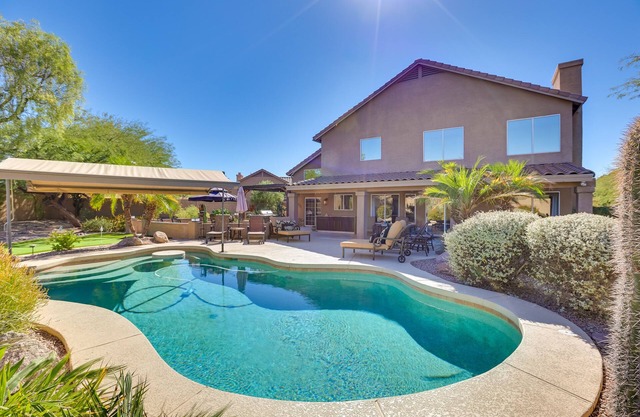 Outdoor Kitchen & Pool: Cave Creek Getaway