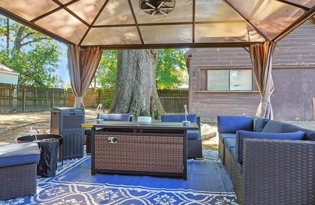 Outdoor Oasis! Connected to Green Line & Shelby Farms