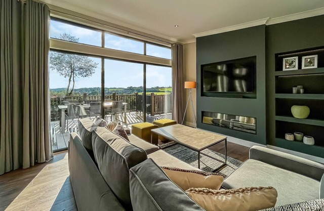 Outstanding bespoke spacious lodge, brand new in 2023, offering 1200 square foot internal space perf