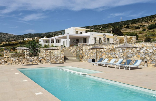 OUTSTANDING NEW VILLA WITH A GREAT POOL AREA AND BREATHTAKING SEA VIEW